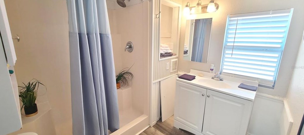 59 Lawrence Ct, Daytona Beach FL  32127-6011 exterior