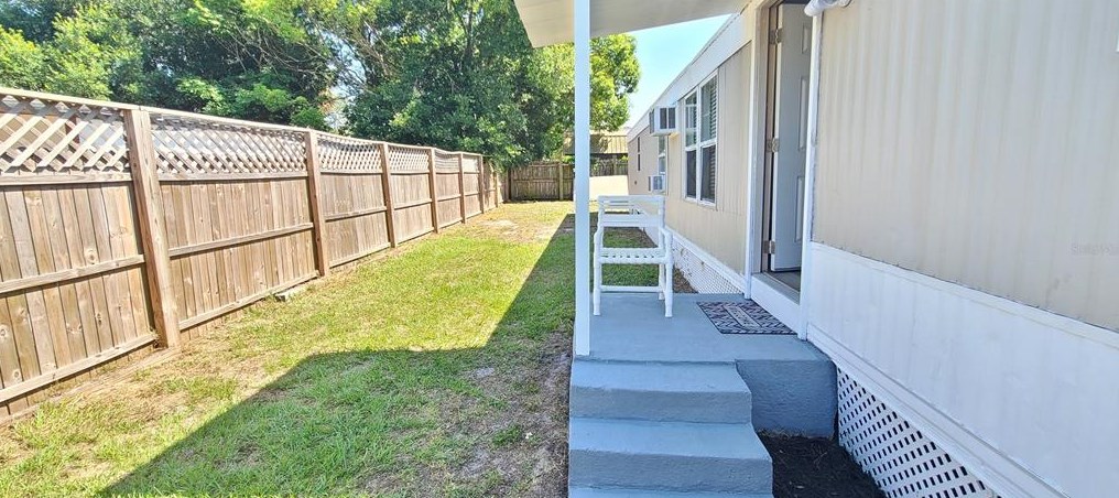 59 Lawrence Ct, Daytona Beach FL  32127-6011 exterior