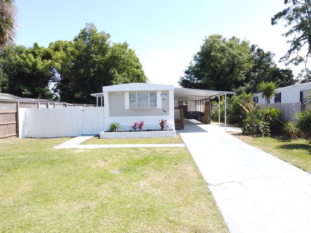 59 Lawrence Ct, Daytona Beach FL  32127-6011 exterior