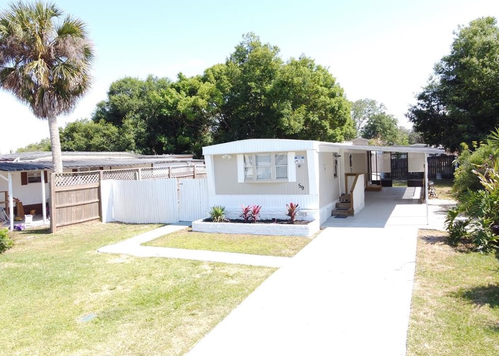 59 Lawrence Ct, Daytona Beach FL  32127-6011 exterior