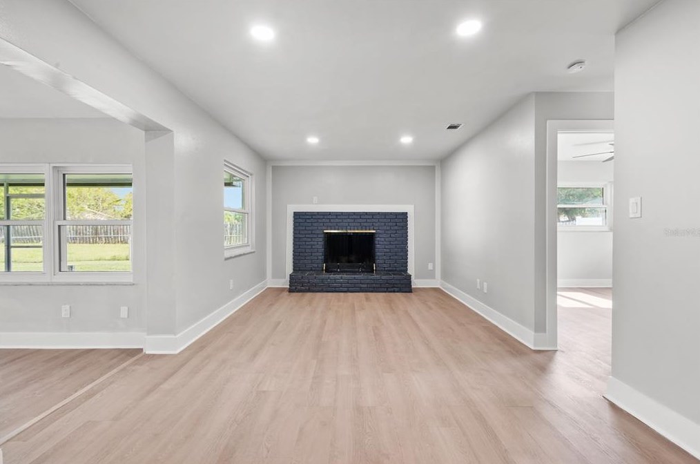 1808 Paradise Dr, Kissimmee FL 34741-2013 exterior