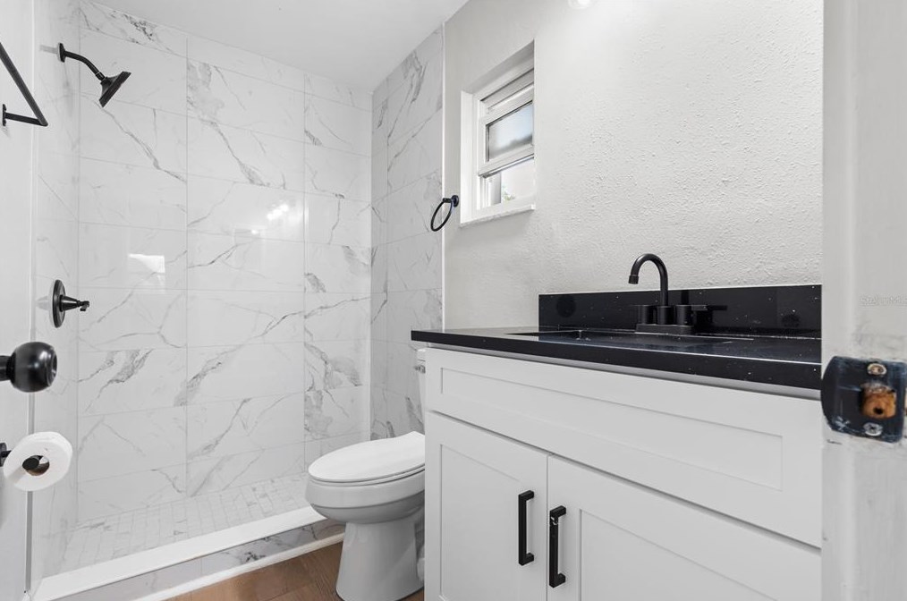 1808 Paradise Dr, Kissimmee FL 34741-2013 exterior