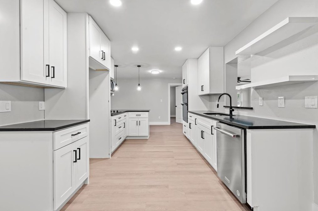 1808 Paradise Dr, Kissimmee FL 34741-2013 exterior