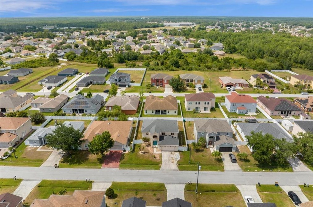 217 Beckenham Dr, Kissimmee FL 34758-4217 exterior