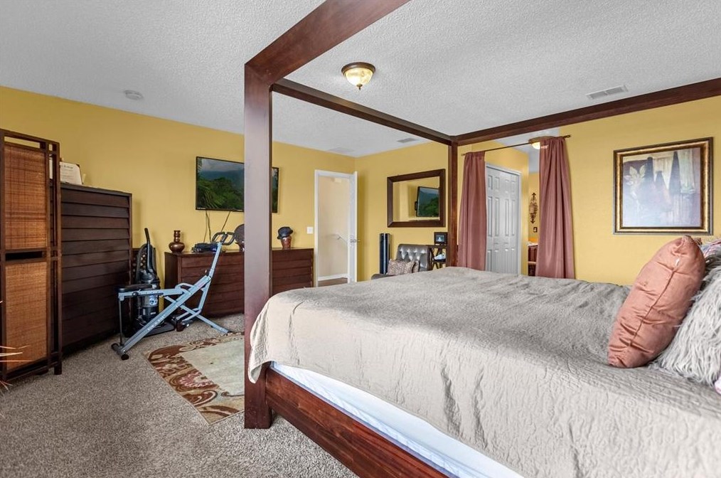 217 Beckenham Dr, Kissimmee FL 34758-4217 exterior