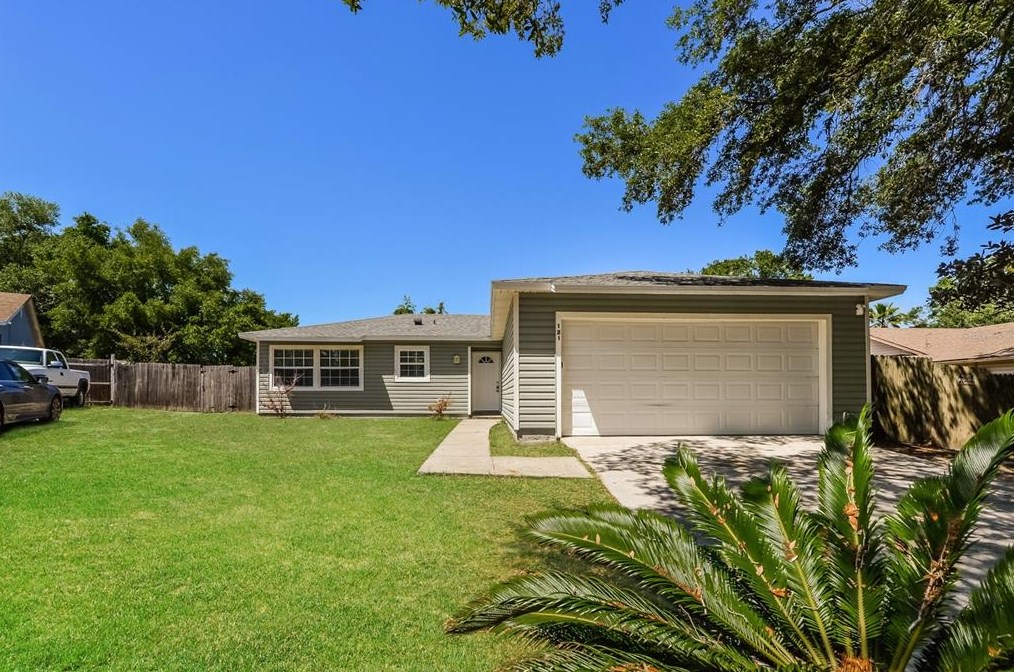 121 Summerset Dr, Apopka, FL 32712