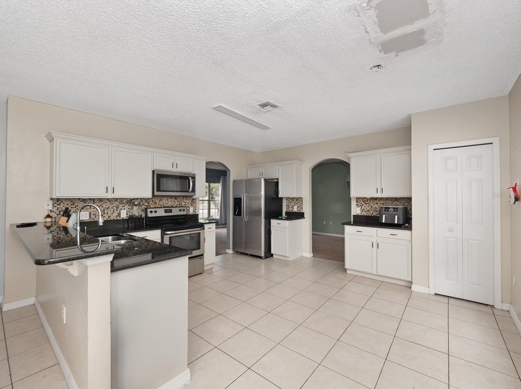 222 Banbury Pl, Kissimmee, FL 34758-2716