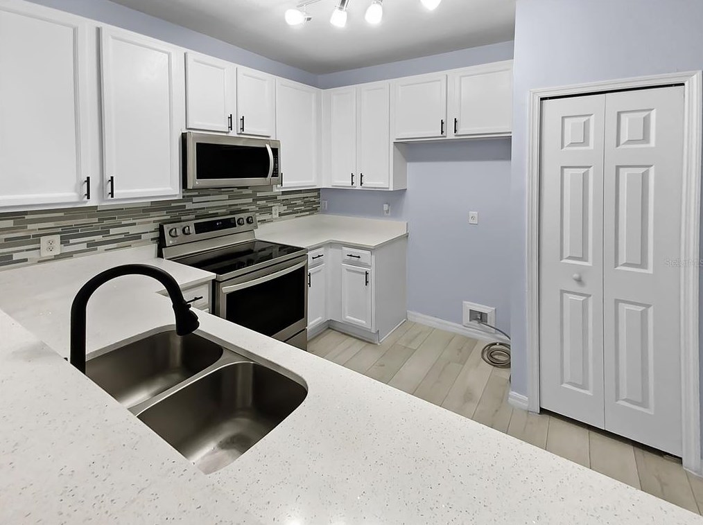 10726 Regent Square Dr, Orlando, FL 32825-4532