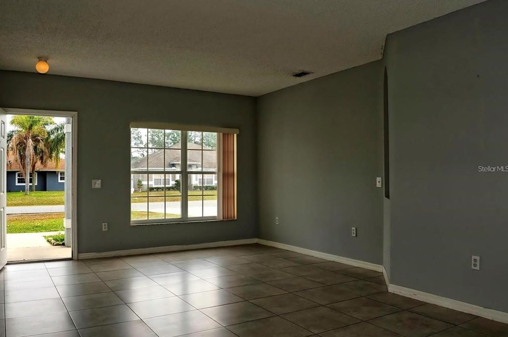 752 Paris Dr, Kissimmee, FL 34759-7019