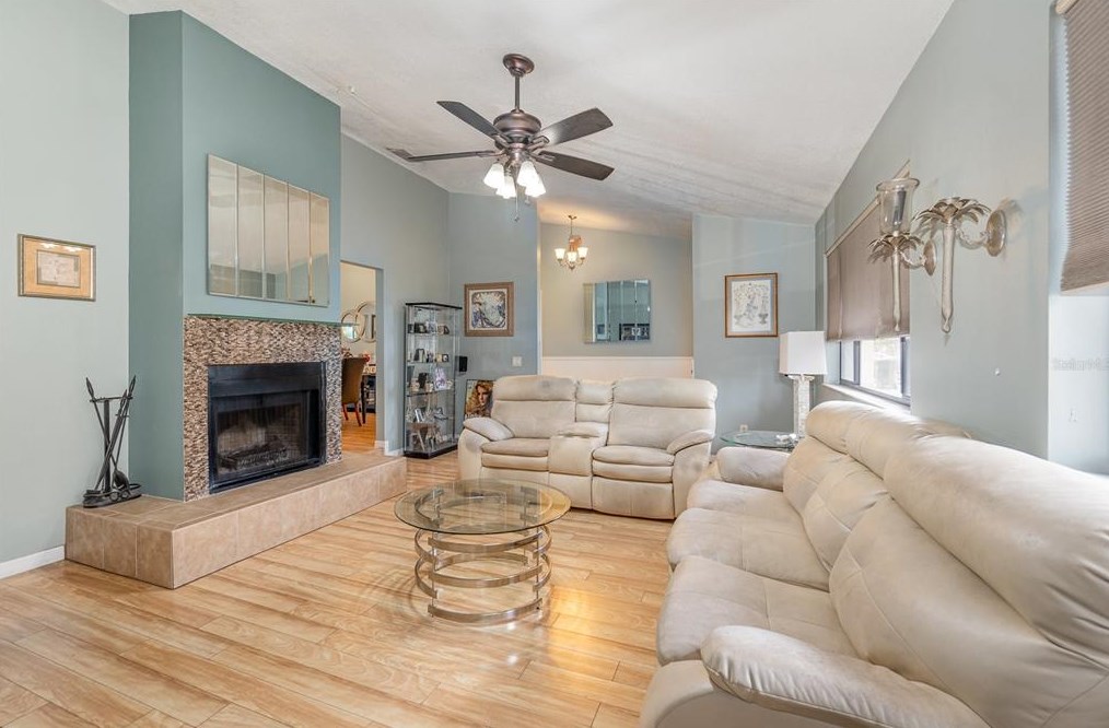 2827 Abney Ave, Orlando FL  32833-4304 exterior