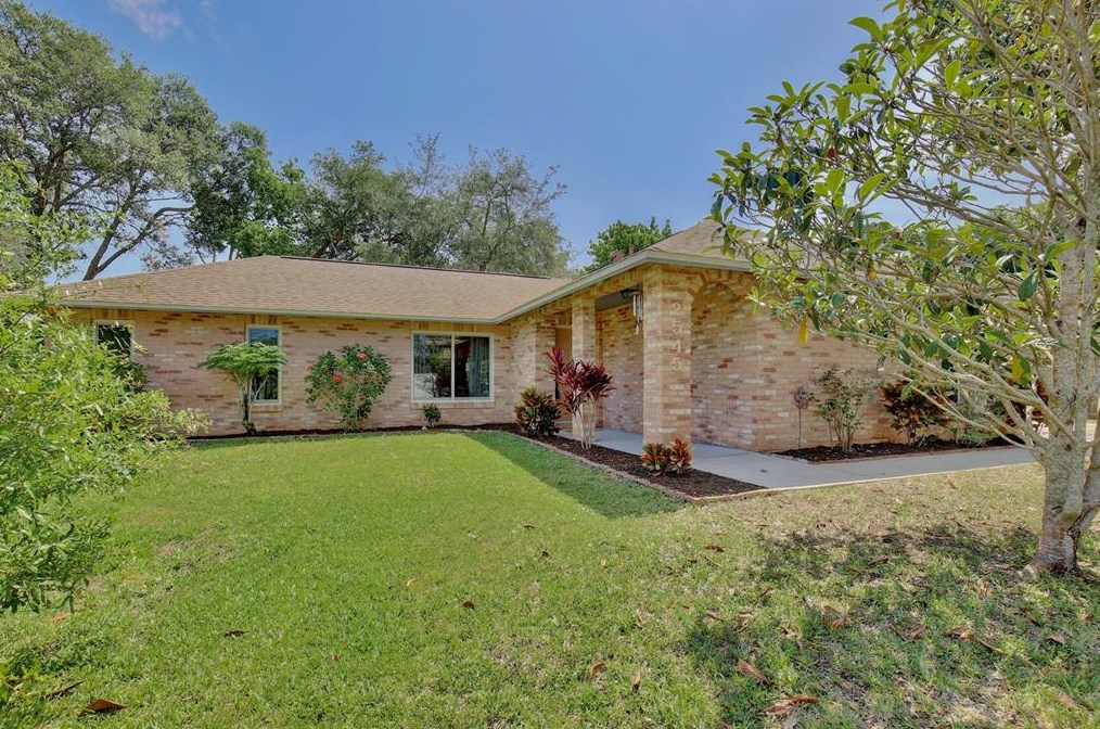 2545 Nordman Ave, New Smyrna, FL 32168