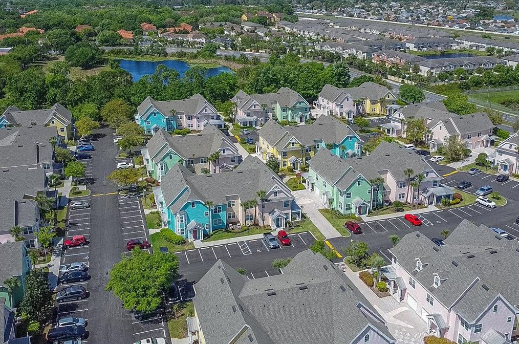 3013 Bonfire Beach Dr, Kissimmee FL  34746-5551 exterior