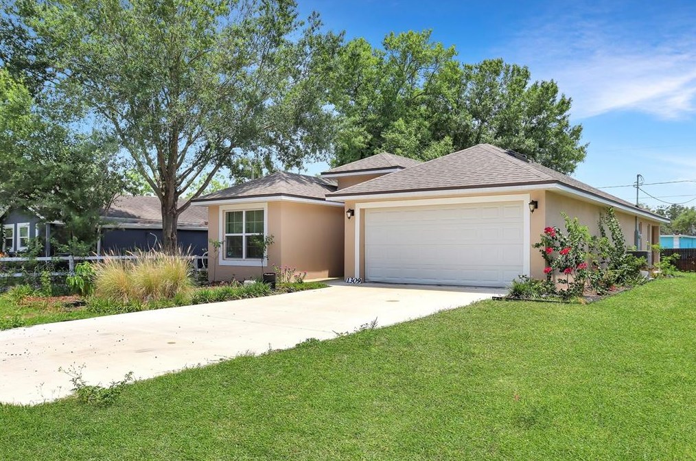 1309 W 7th St, Sanford, FL 32771