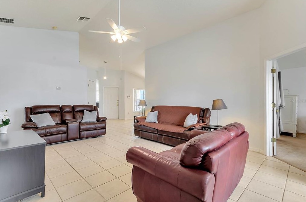 237 Kimberly Point Dr, Davenport FL  33837-3884 exterior