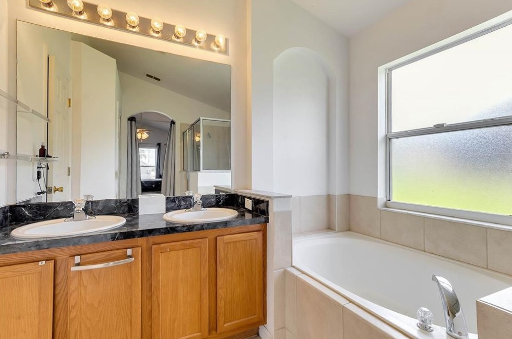 237 Kimberly Point Dr, Davenport FL  33837-3884 exterior