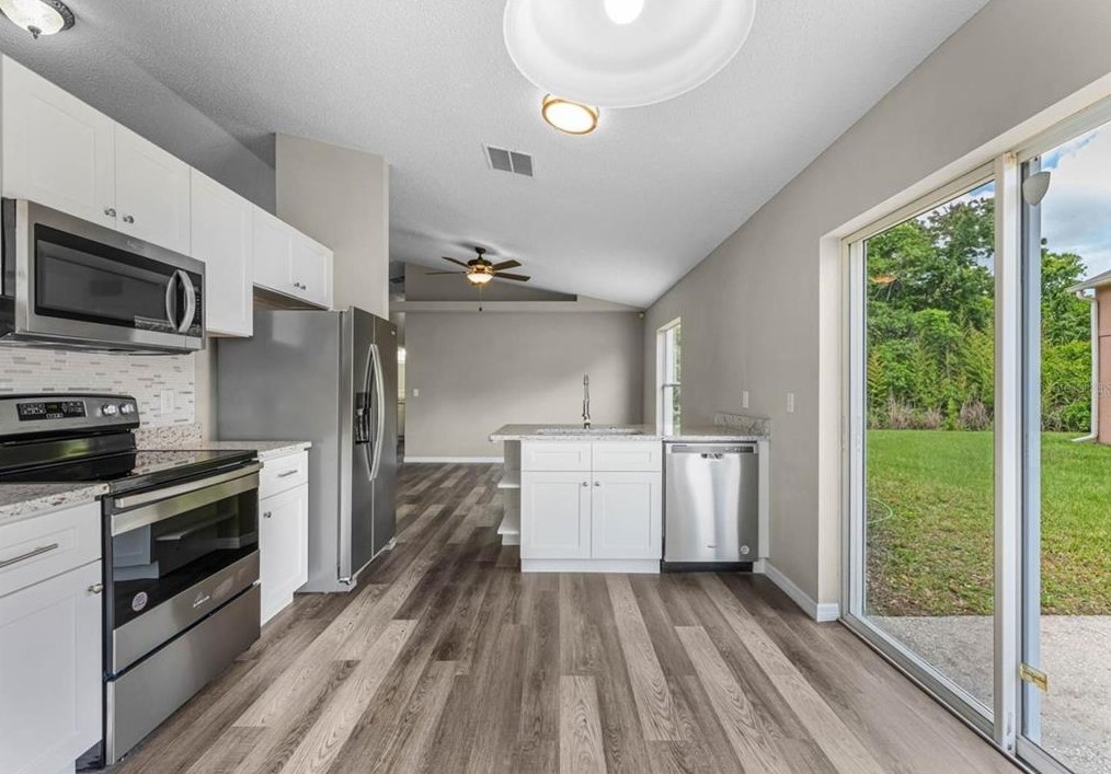 5133 Luna Negra Dr, Orlando, FL 32811-8323