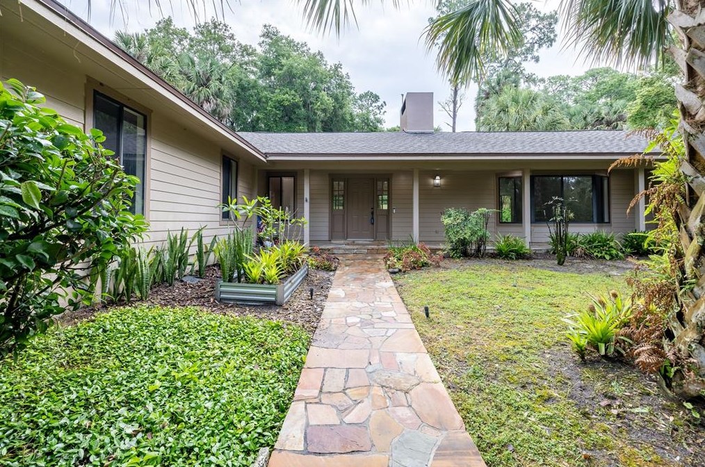 1315 Olympia Ave, Mount Dora, FL 32757-7036