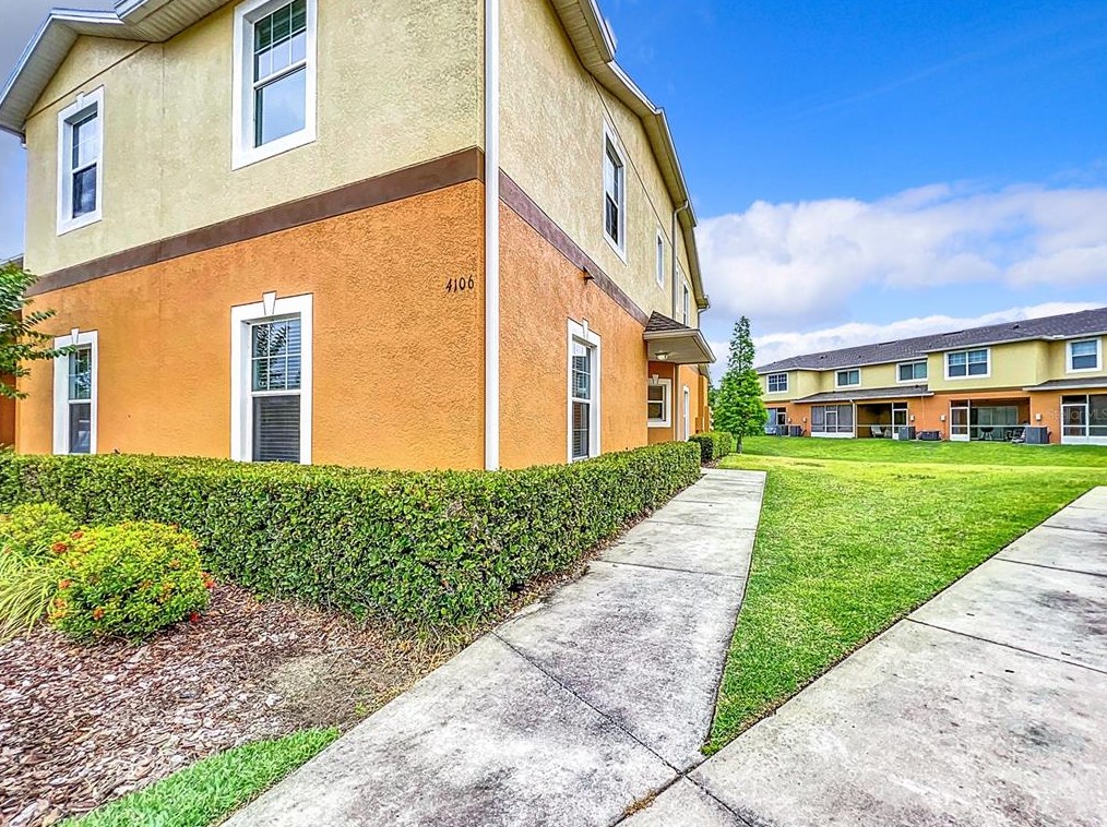 4106 Winding Vine Dr, Lakeland, FL 33812-2202