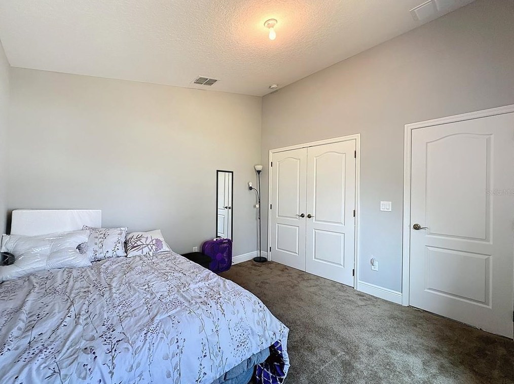 1144 Cambourne Dr, Kissimmee FL exterior