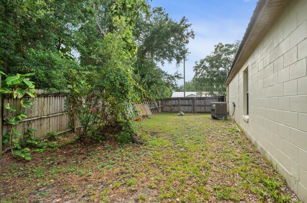 1195 Perch Dr, Saint Cloud FL  34771-9487 exterior