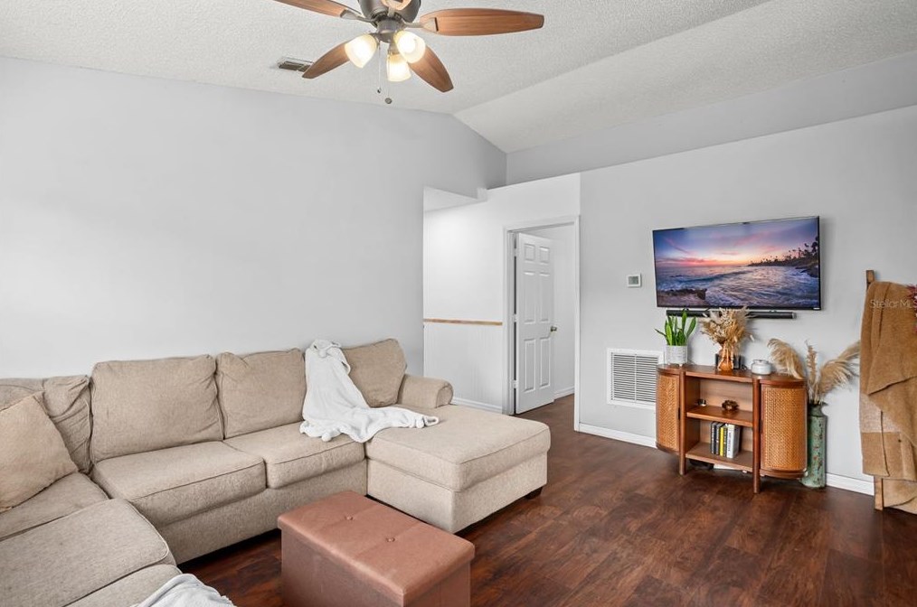 1195 Perch Dr, Saint Cloud FL  34771-9487 exterior