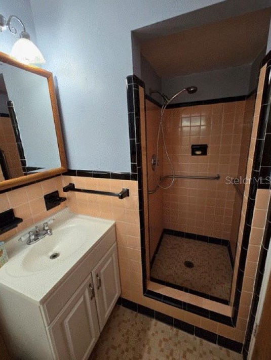 6531 2nd Ave, Saint Petersburg FL  33707-1311 exterior