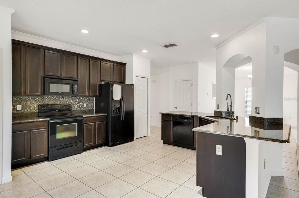 2200 Tulip Valley Pt, Sanford, FL 32771-6843