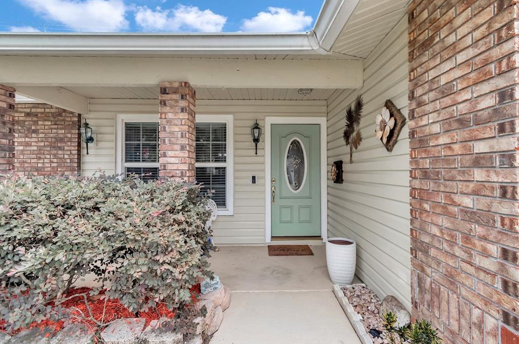 10103 Chesham Dr, Orlando FL  32817-3283 exterior