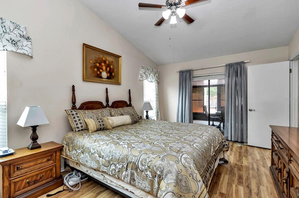 10103 Chesham Dr, Orlando FL  32817-3281 exterior