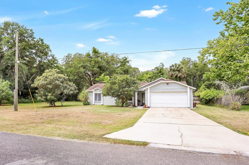 108 Poinciana Ln, Deltona, FL 32738-9369