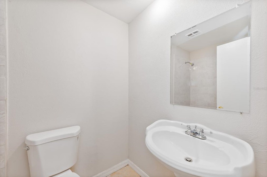 1043 Aaron Dr, Deltona FL  32725-7339 exterior