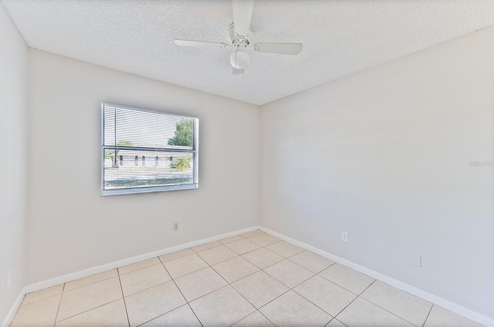 1043 Aaron Dr, Deltona FL  32725-7339 exterior