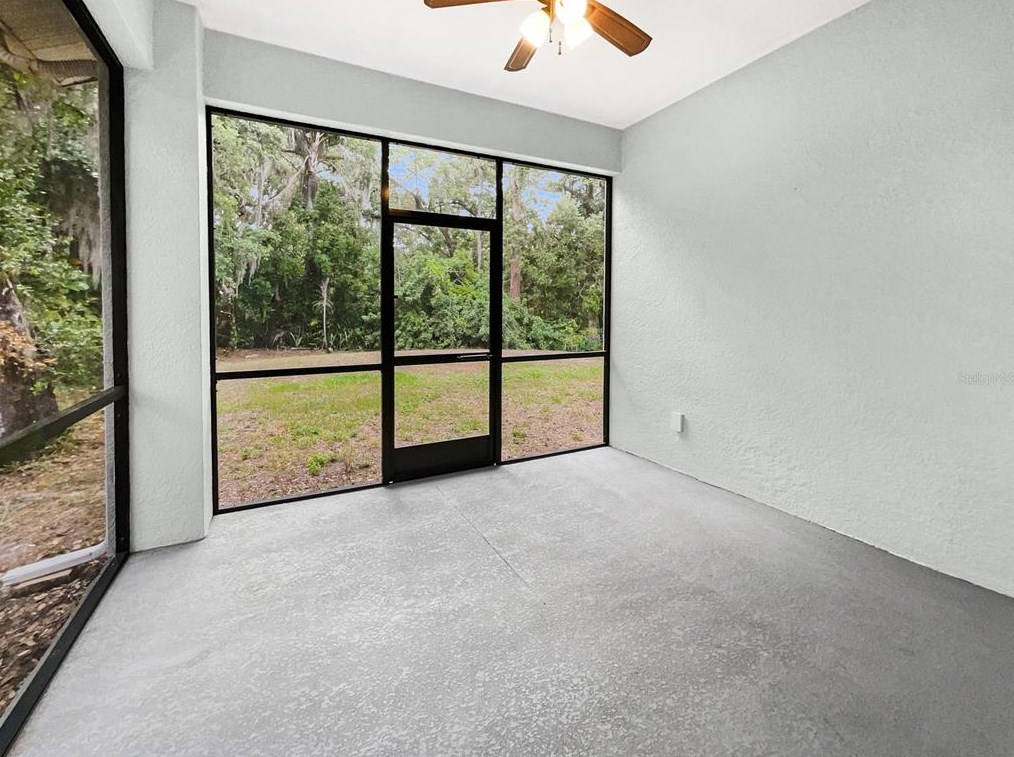2950 Oriente Ave, Sarasota FL  exterior