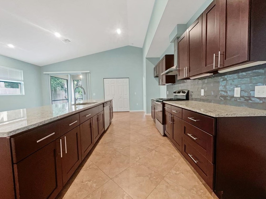 2950 Oriente Ave, Sarasota FL  exterior