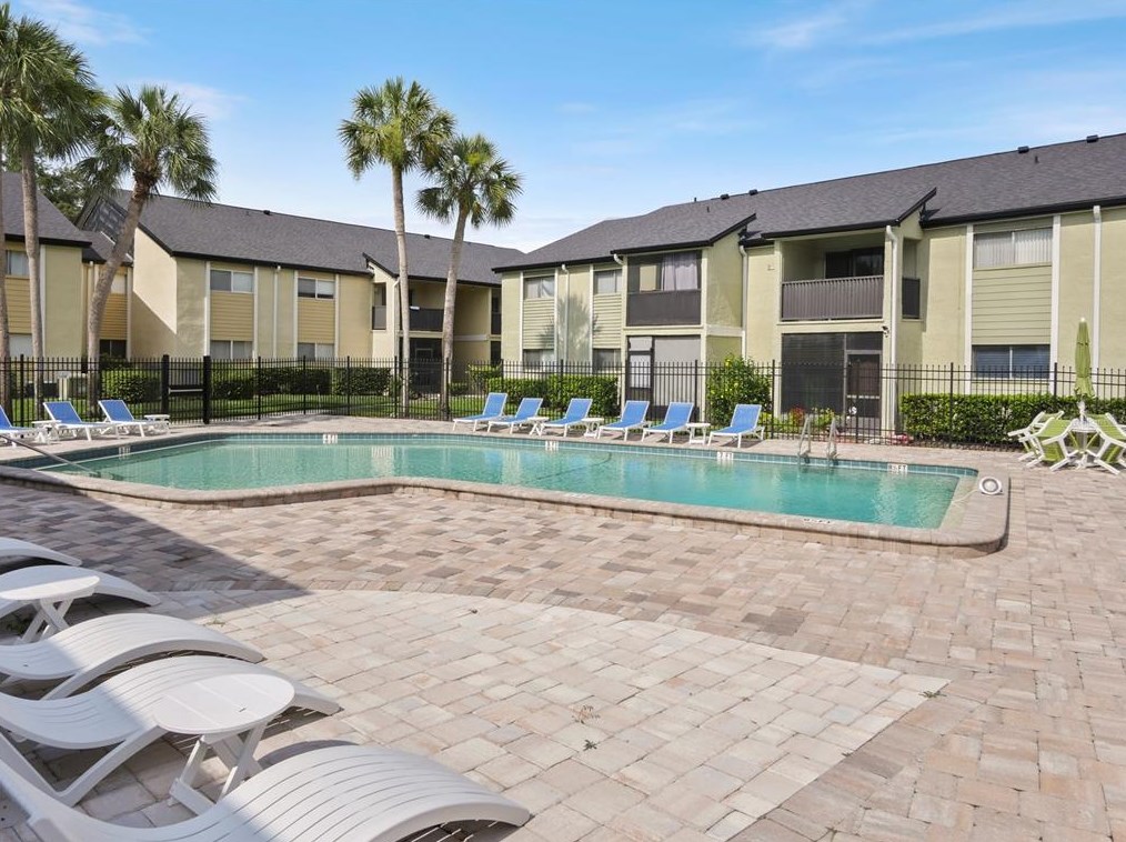 916 Lake Destiny Rd, Altamonte Springs FL  32714-6916 exterior