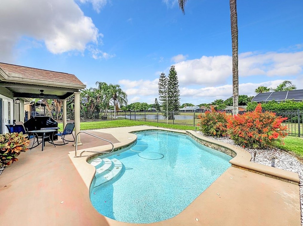 12815 Forestedge Cir, Orlando, FL 32828-8609