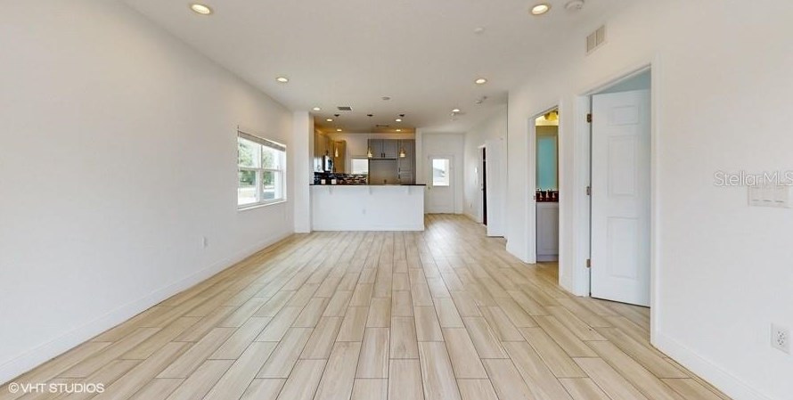 669 Lakeshore Pkwy, Davenport FL  33896-7861 exterior