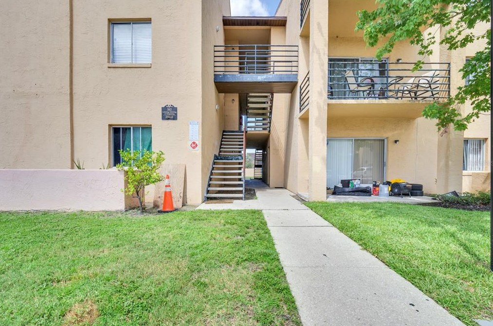 5226 Via Hacienda Cir, Orlando, FL 32839-2111