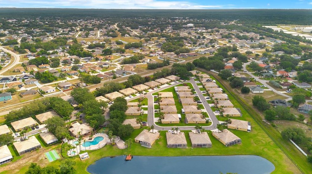 2212 Mystic Ring Loop, Kissimmee FL  34759-5398 exterior