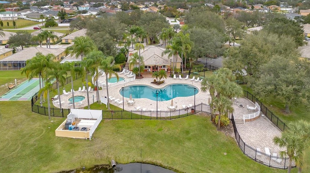 2212 Mystic Ring Loop, Kissimmee FL  34759-5398 exterior