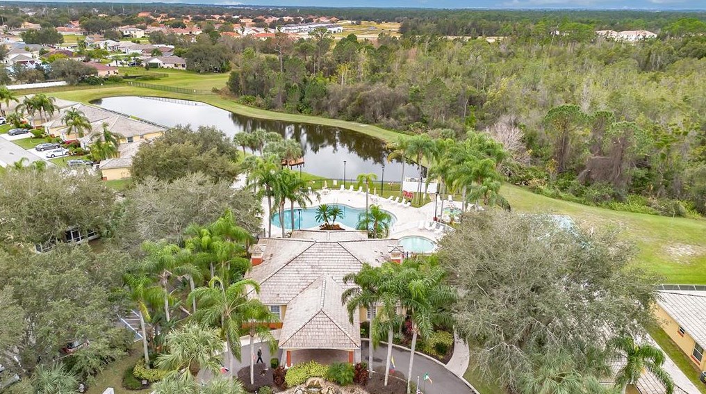 2212 Mystic Ring Loop, Kissimmee FL  34759-5398 exterior