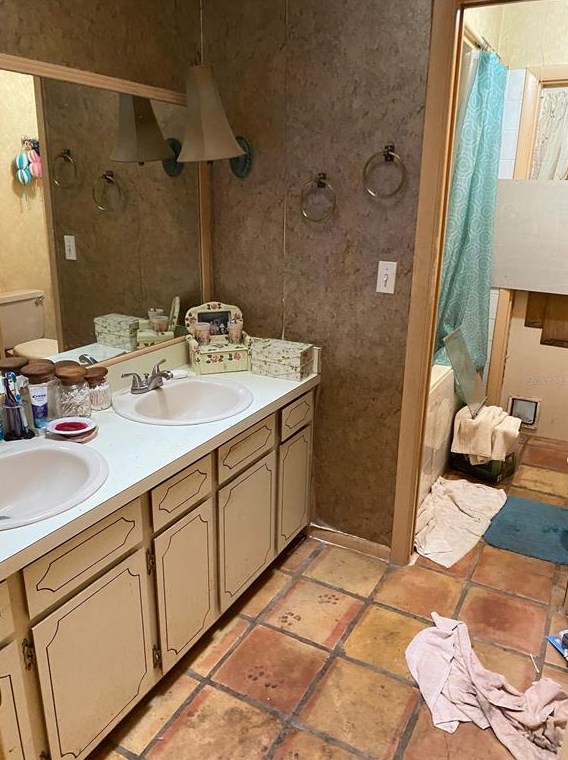 1075 Seminole Ave, Altamonte Springs FL 32701-2052 exterior