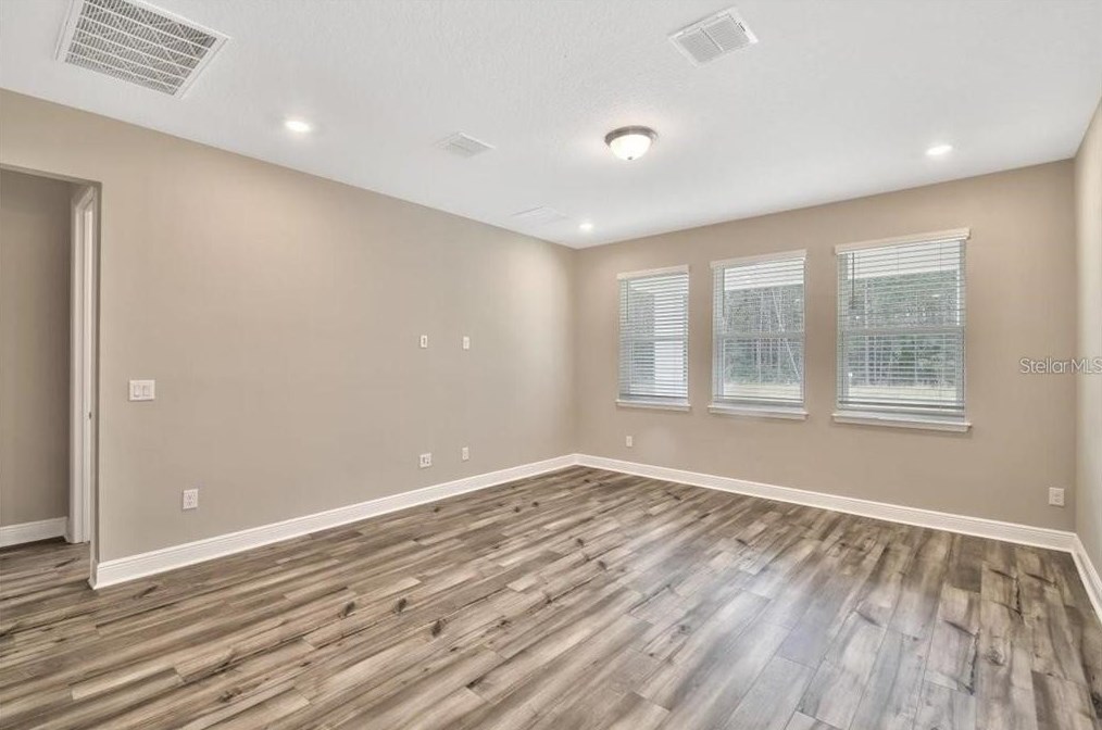 320 Birkdale Dr, Daytona Beach FL  32124-2054 exterior