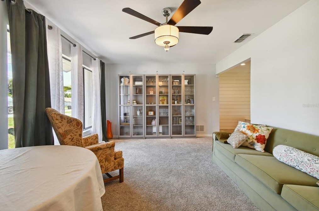 2032 Houndslake Dr, Winter Park FL  32792-6034 exterior