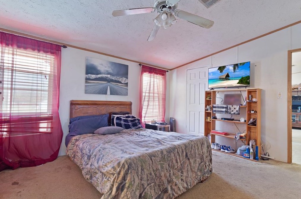 14814 Hays Rd, Brooksville, FL 34610-3885