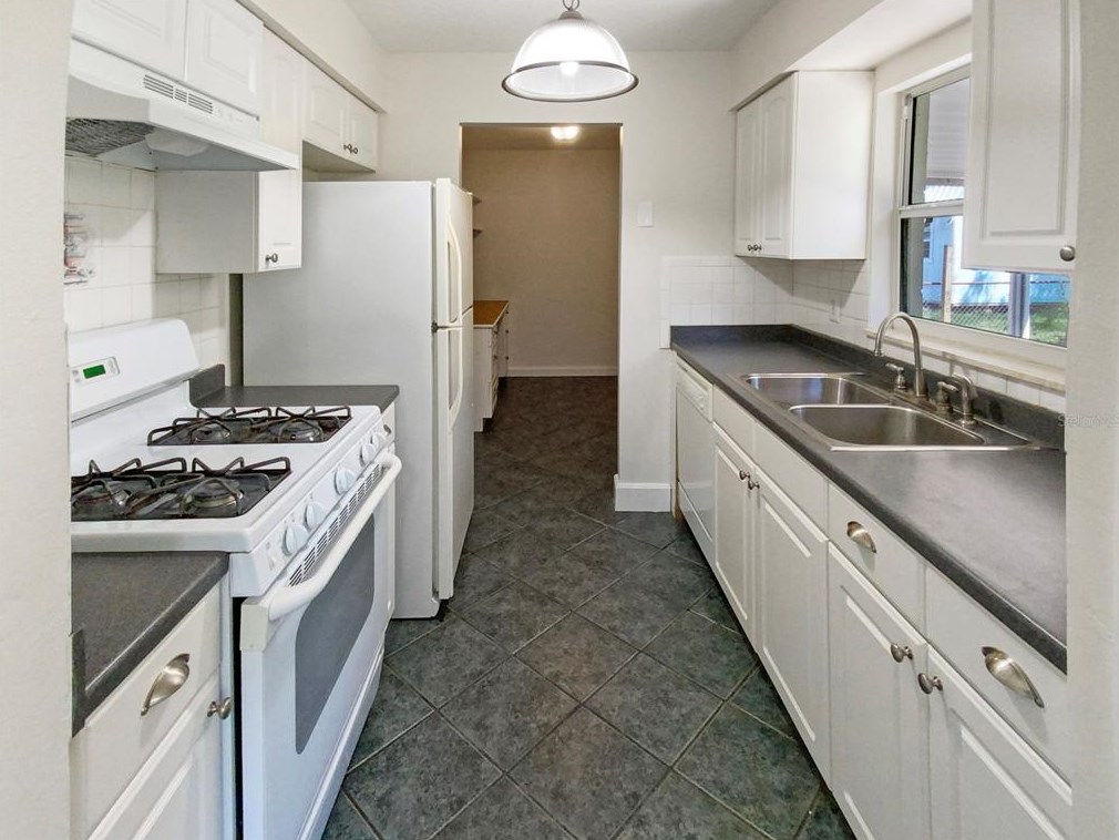 2832 Empire Pl, Sanford, FL 32773