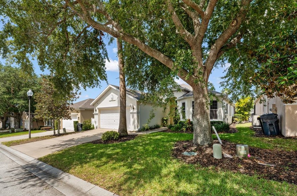 426 Calabay Parc Blvd, Davenport, FL 33897