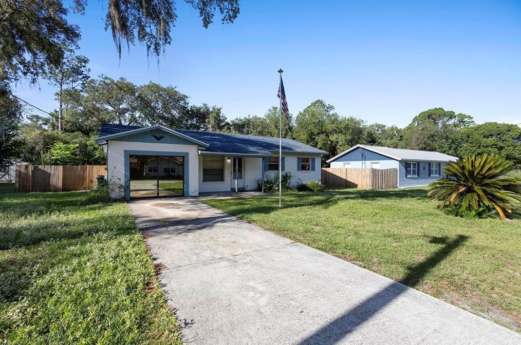315 Riviera Dr, De Bary, FL 32713-3611