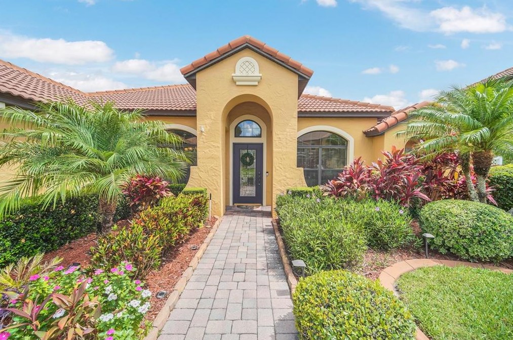 2927 Falconhill Dr, Apopka, FL 32712