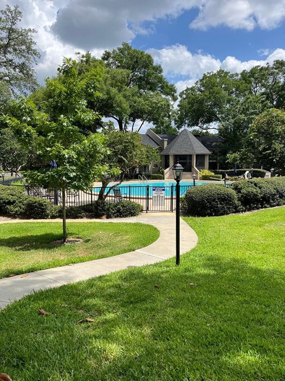 1055 Kensington Park Dr, Altamonte Springs FL  32714-1911 exterior